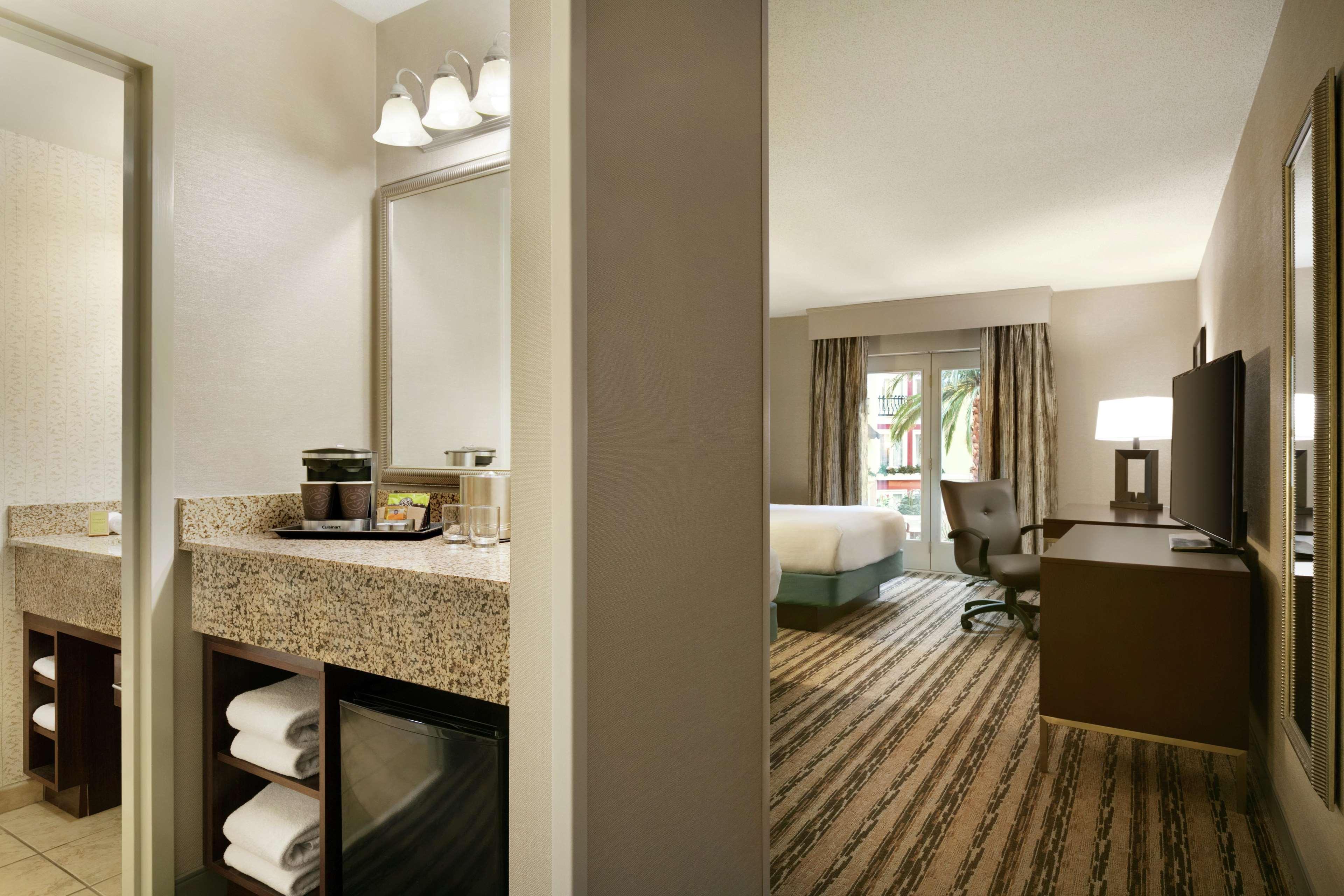 ดับเบิลทรี รีสอร์ต บาย ฮิลตัน แลงคาสเตอร์ Hotel Willow Street ภายนอก รูปภาพ