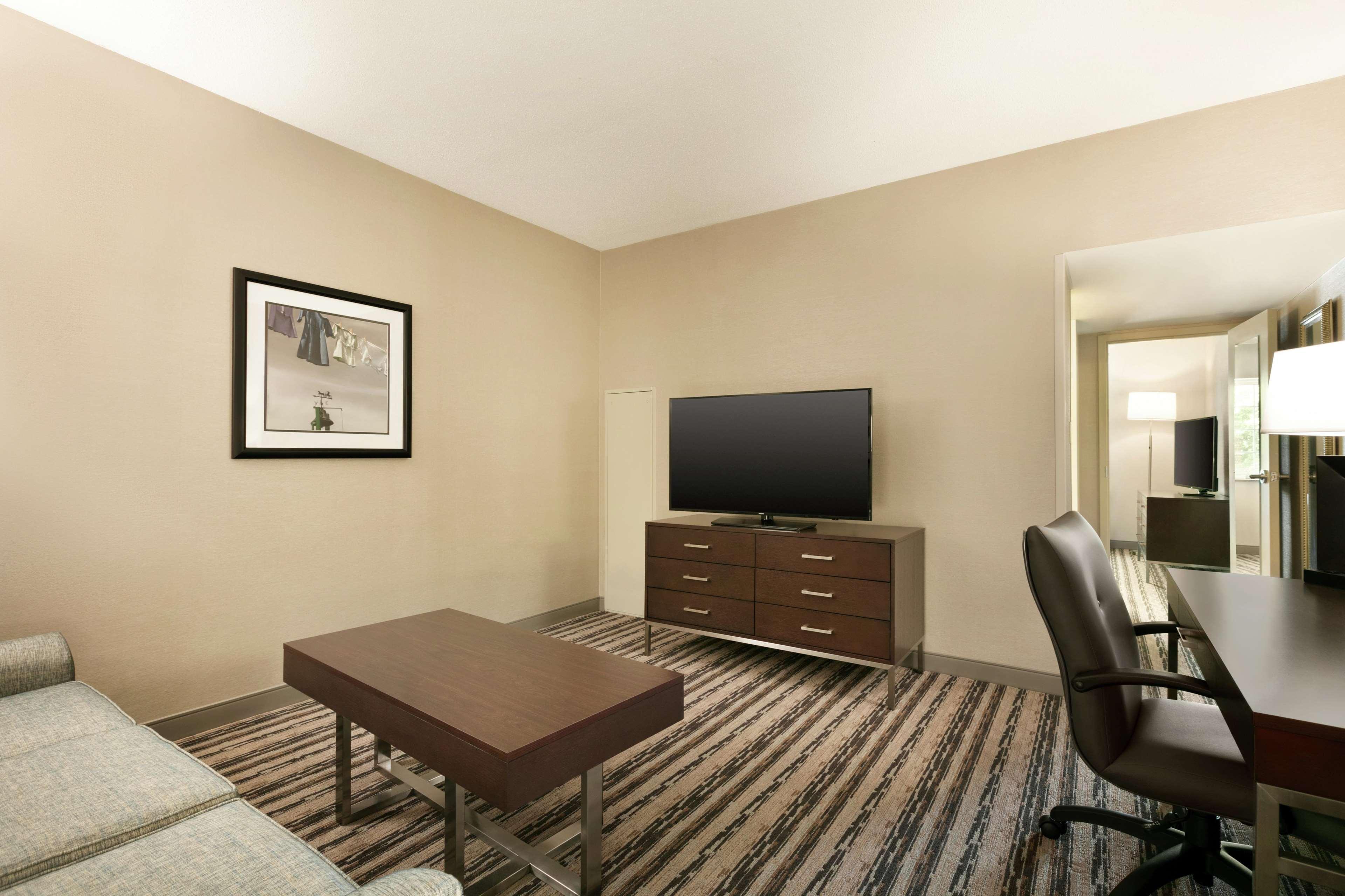 ดับเบิลทรี รีสอร์ต บาย ฮิลตัน แลงคาสเตอร์ Hotel Willow Street ภายนอก รูปภาพ