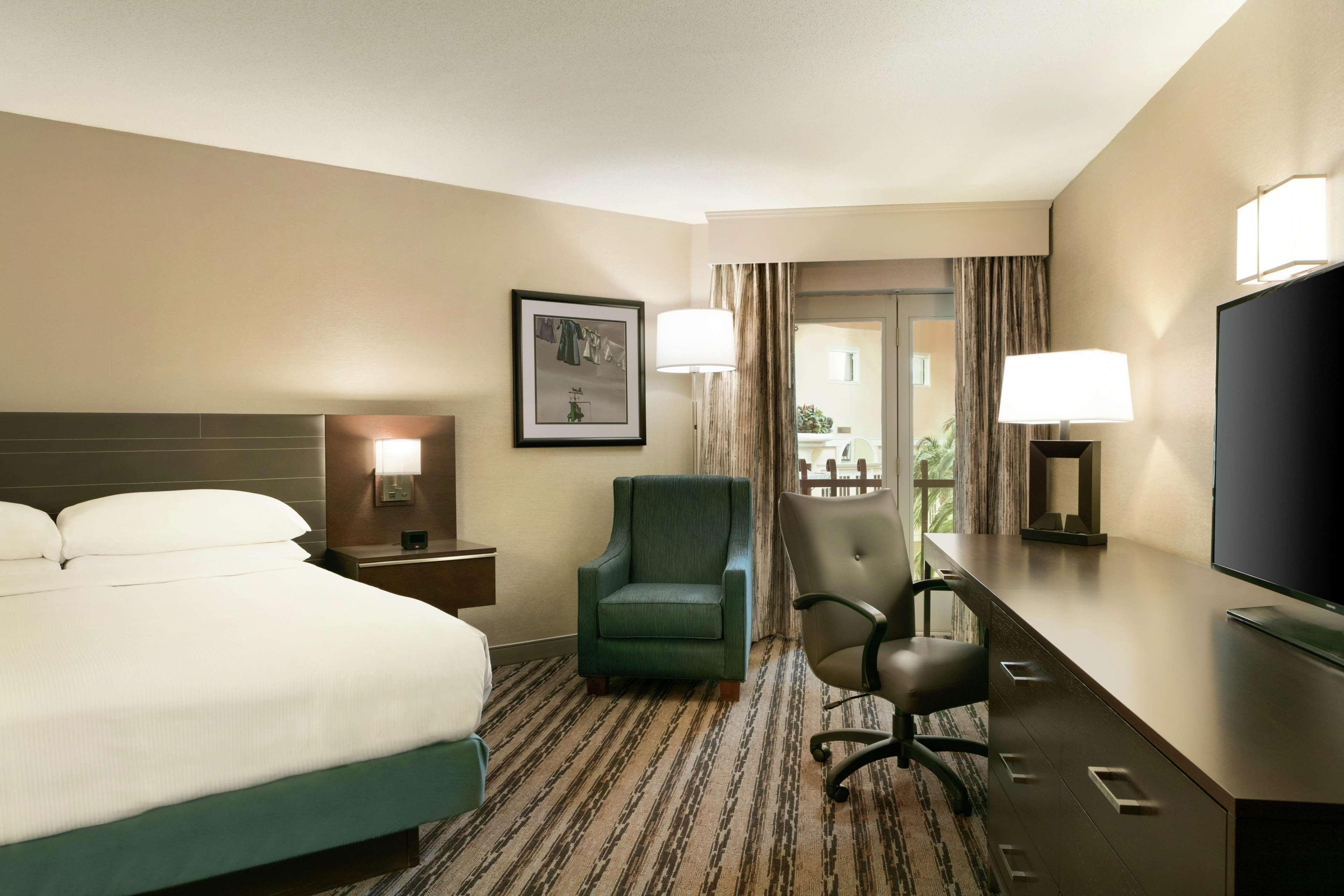 ดับเบิลทรี รีสอร์ต บาย ฮิลตัน แลงคาสเตอร์ Hotel Willow Street ภายนอก รูปภาพ