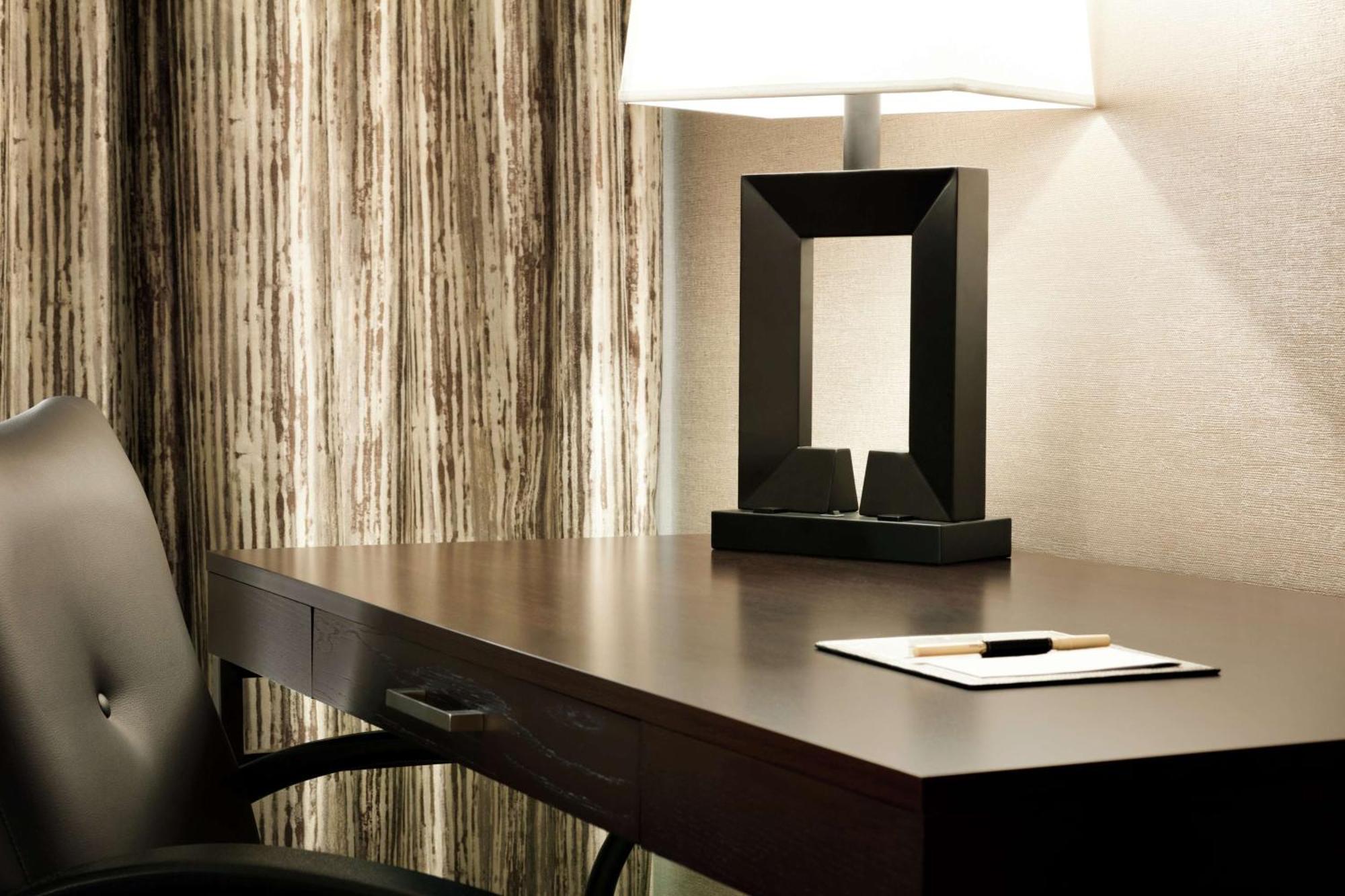 ดับเบิลทรี รีสอร์ต บาย ฮิลตัน แลงคาสเตอร์ Hotel Willow Street ภายนอก รูปภาพ